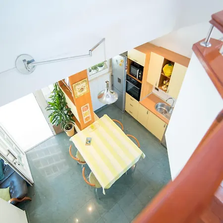 Vrandecic - One Bedroom With Gallery And Garden Terrace شقة *