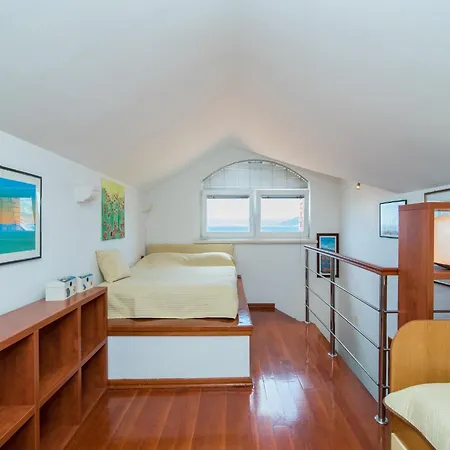 Vrandecic - One Bedroom With Gallery And Garden Terrace